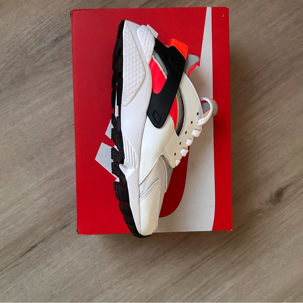 Nike Air Huarache ‘Icons Infrared’ DX4259 100